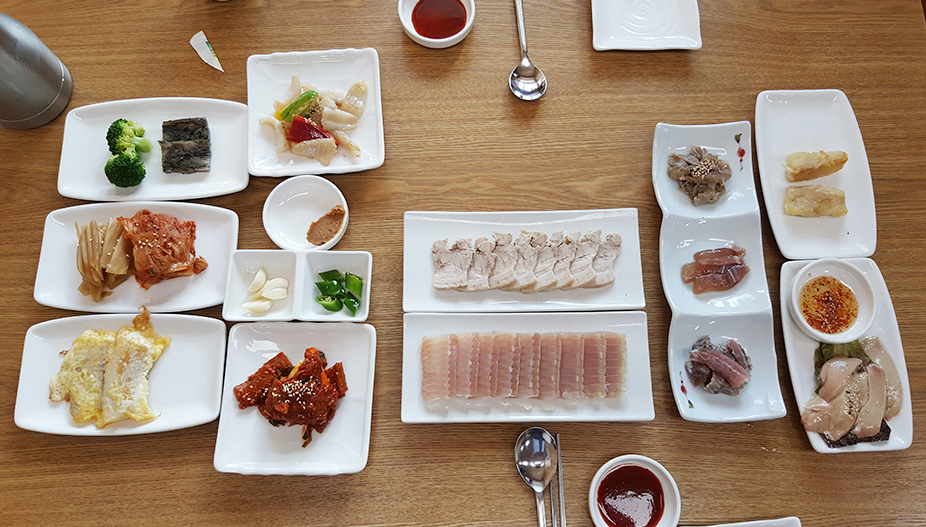 [맛집탐방] 나주 영산포 등대홍어맛집 특유의 향과 톡 쏘는 맛…삼합은 환상적