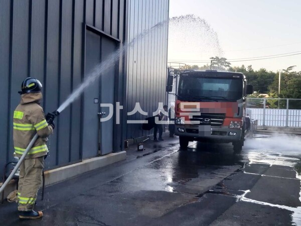 LPG공급 중 벌크로리에서 가스누출