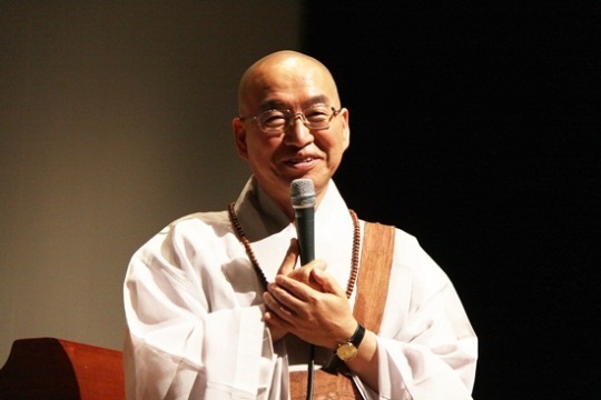 [사진]안철수의 힘? 법륜스님 제주강연 '인산인해'