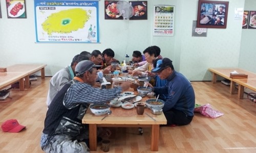 송산동 연송갈치식당, 공공근로 및 지역일자리 참여자 식사 제공