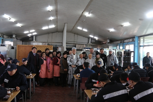 제주지방경찰청 경승단, 해안경비단 동지맞이 팥죽 위문