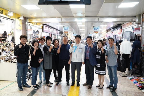 도민속으로 원희룡, 제주시 동문시장과 중앙지하상가 방문