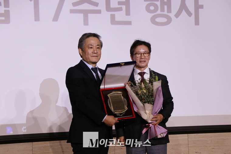 신흥이엔지 표옥근 대표, M이코노미 선정 ‘혁신 경영인상’ 수상