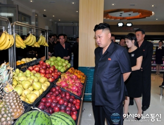 김정은, 해맞이식당 현지지도