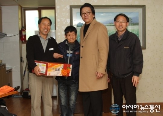서창산업(주), 중증장애인 요양시실에 지원금과 지원품 기탁