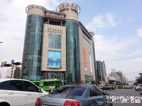 현대백화점 천호점, 비상구 관리 엉망!