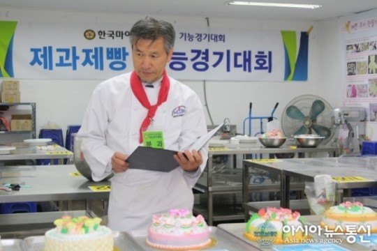 김봉수 까레몽베이커리 대표의 까다로운 심사