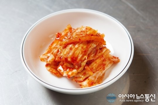 (한도니) 생고기는 시원한 김치와 함께