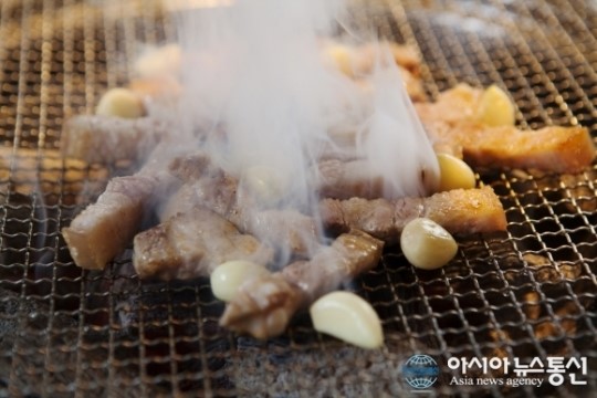 (한도니) 참숯에 굽는 생고기 맛이 기가 막히네요