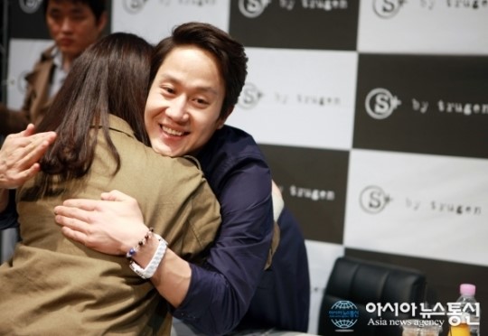 역시 정우! 완벽 팬 서비스의 대명사