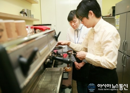 장애 딛고 꿈 이루는 일터.배움터 카페 위