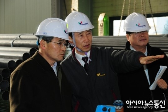 중소기업 현장방문한 윤종일 경기중기센터 신임대표
