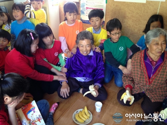 천안시, 풍세초등학교 학생들, 경로당 방문 봉사활동