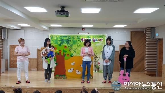 옥천 색동유치원, 엄마들이 펼치는 동극 공연