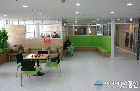 전국 최초 치매환자 전용 재가시설 데이케어센터