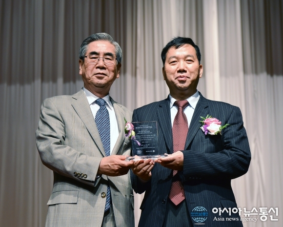 판쥐링 중국국가여유국 국제사 부사장, 한국국제관광전 공로패 수상