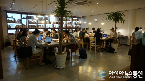 (인터뷰)커피랑도서관 장덕성 대표