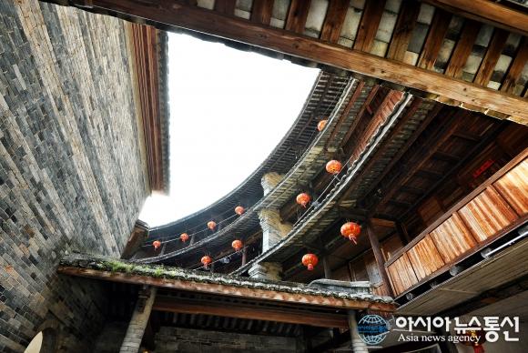 독특한 구조의 中가옥 토루