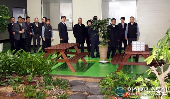 창원시 간부공무원, 모범기업 (주)경한코리아 방문