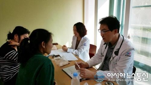 충남 아산 장사랑연합내과의원, 지역 복지원 방문해 의료 봉사활동 펼쳐