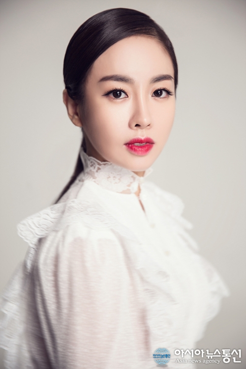 한수아, 돋움엔터테인먼트와 전속계약 체결 및 영화 그녀들의 사정 캐스팅