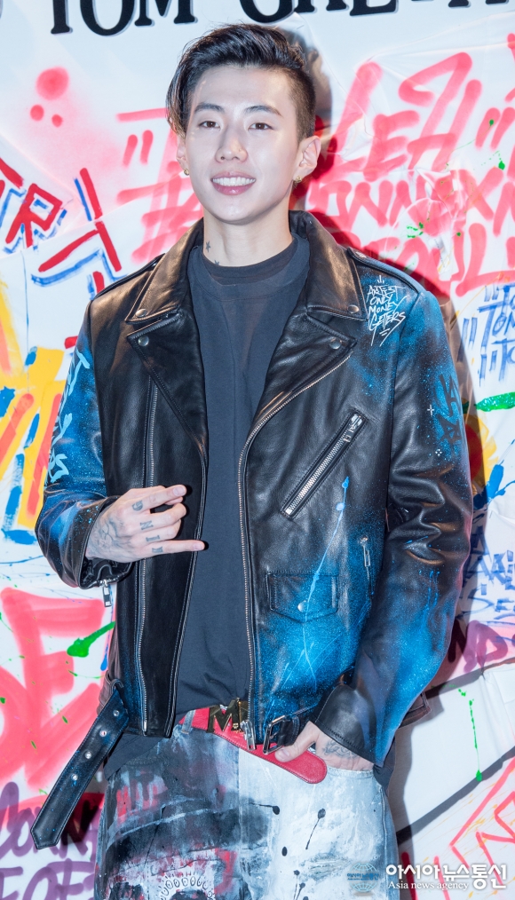 톰그레이하운드, 포토타임 가지는 박재범