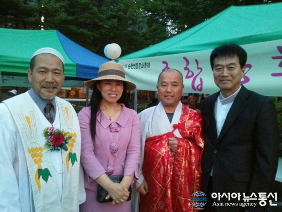 순천 석연경 시인, 부처님 오신 날 봉축시…‘연등축제는 화엄이라’