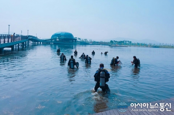 세종시청 스쿠버다이빙동호회, 호수공원 환경정화활동