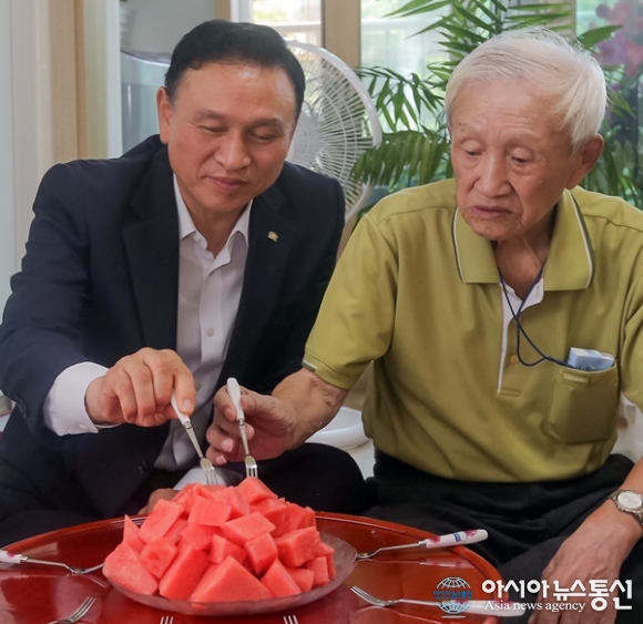 구본영 천안시장, 제71주년 광복절 기념 애국지사 위문