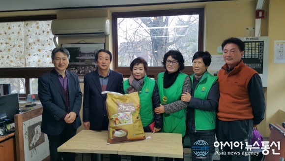 밀양시 가곡동 새마을부녀회, 사랑의 쌀 전달