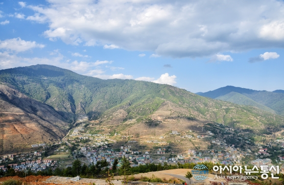 평화로운 부탄 수도 팀푸