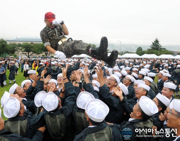 정예 해전사로 새롭게 태어난 해군병 641기