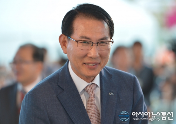 [2017금산세계인삼엑스포] 이완섭 서산시장, 축하 미소