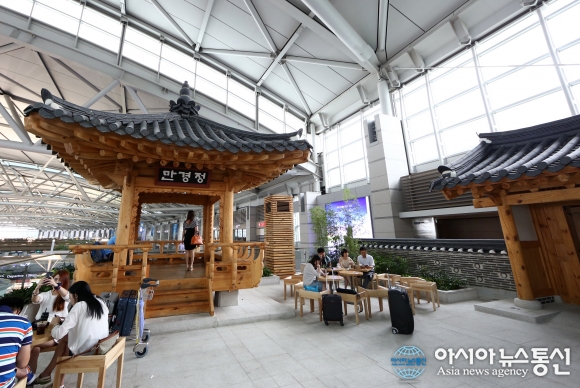 인천공항 구내식당, 대기업 싹쓸이...한시적 참여 허용 이용