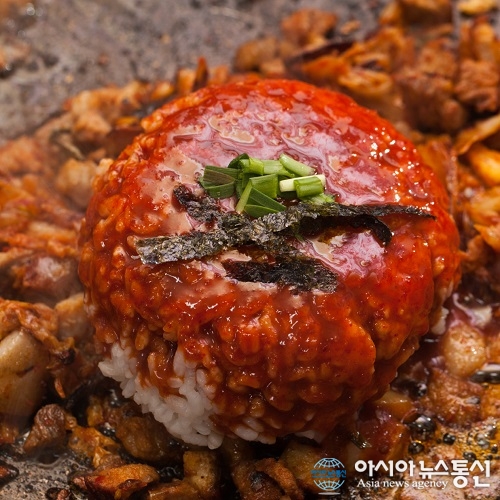용강동 맛집 ‘마포구이마당’, 냉동삼겹살과 파김치의 궁합 선보여