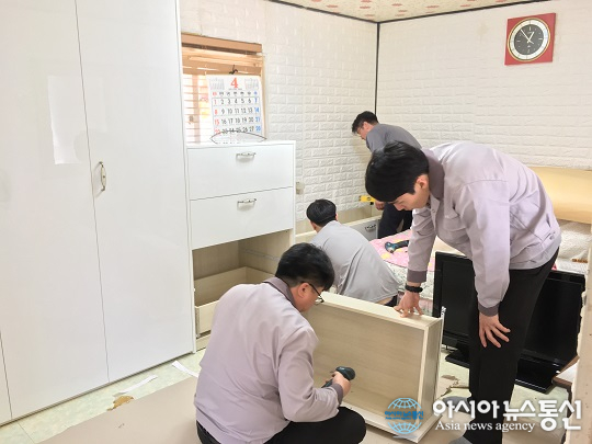 (주)에넥스 영동 황간공장 누리애봉사단, 독거노인가구에 사랑의 수납장