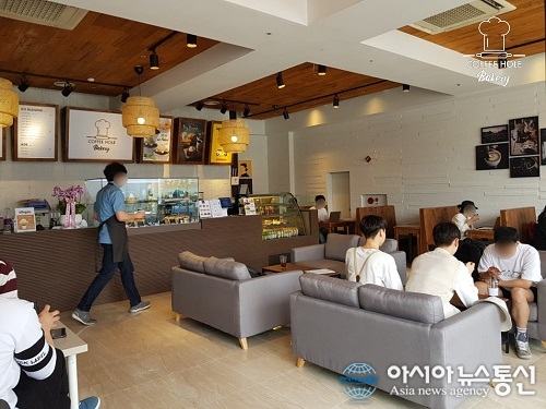 ‘커피홀 베이커리’ 수원대점 77호점 오픈
