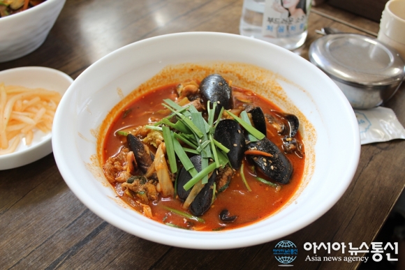 TV맛집 방송 등에 소개된 경포대 명물, 강릉 김우정짬뽕순두부