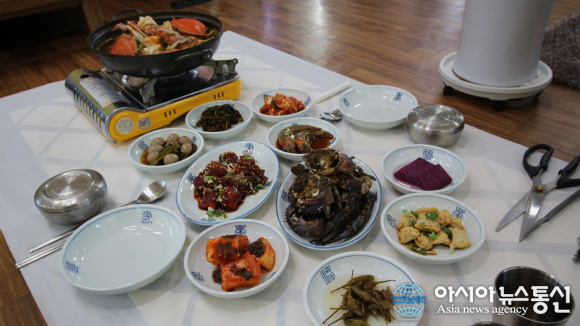 3대째 엄마의 손맛을 전하는 안면도게국지맛집 ‘진미정’