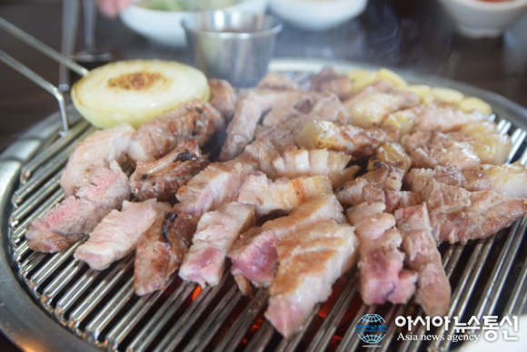 신선한 제주 중문 흑돼지 맛집, ‘중문흑돼지’에서 깊은맛 체험