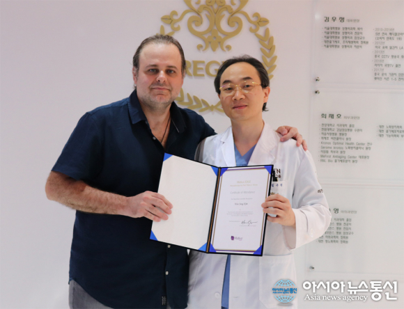 압구정리젠성형외과 김우정 대표원장, 모티바의 키닥터와 학술 세미나 진행