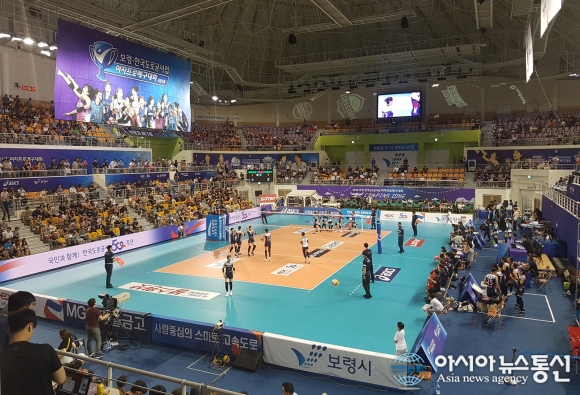 보령·한국도로공사컵 첫날 여자배구대회 인삼공사 승리
