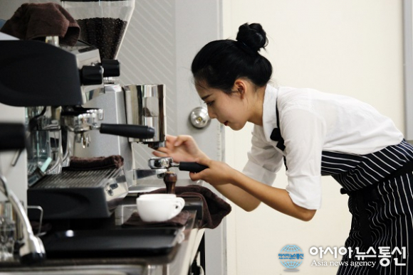 서울직업전문학교 관광식음료전공 바리스타 자격시험 학내 개최