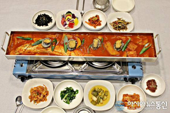 제주도 중문 맛집 ‘기원뚝배기’ 약초숙성 통갈치조림 주문시 생전복 무료 제공