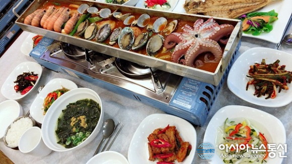 제주도 중문 맛집 ‘기원뚝배기’ 약초숙성 문어통갈치조림에 옥돔구이, 성게국 서비스