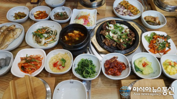 단양 맛집 ‘왕릉숯불갈비’ 푸짐한 고구려맥적구이 한상차림