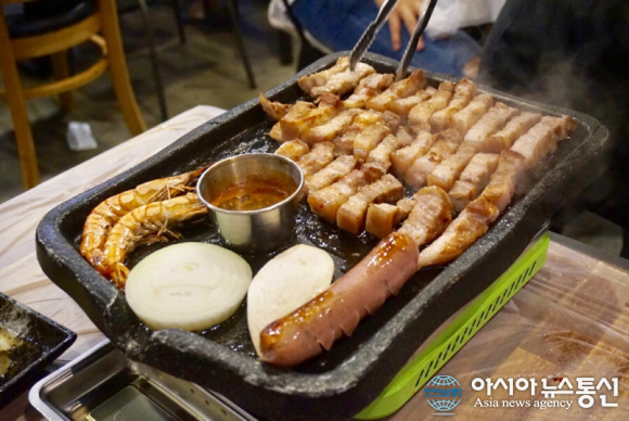 효리네민박 흑돼지 단골집으로 알려진 함덕 맛집 ‘함덕그때그집’