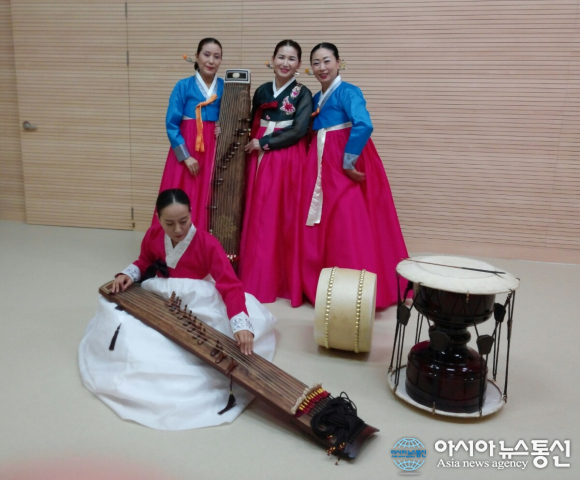 홍성군 극단 치우미르....만향(晩香)의 일대기 연극으로 꽃피다