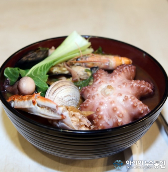 SNS에선 이미 유명해 생방송투데이 리얼맛집 전남 여수 돌문어라면·숙회·삼합 맛집 어디?…ㄷ 여수 돌문어 식당