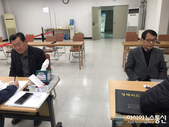 [포토]조합장 선거 불 붙었다...천안 최대 격전지 성거 동시 신청